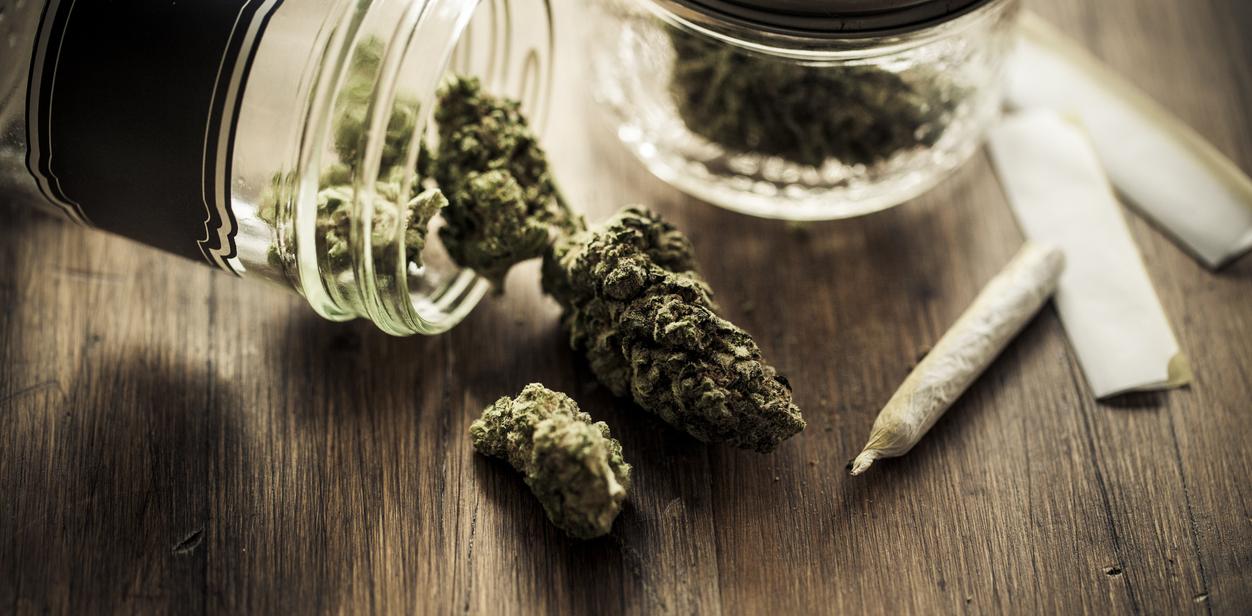 Top 5 Tips for Picking the Right Marijuana Dispensary Online